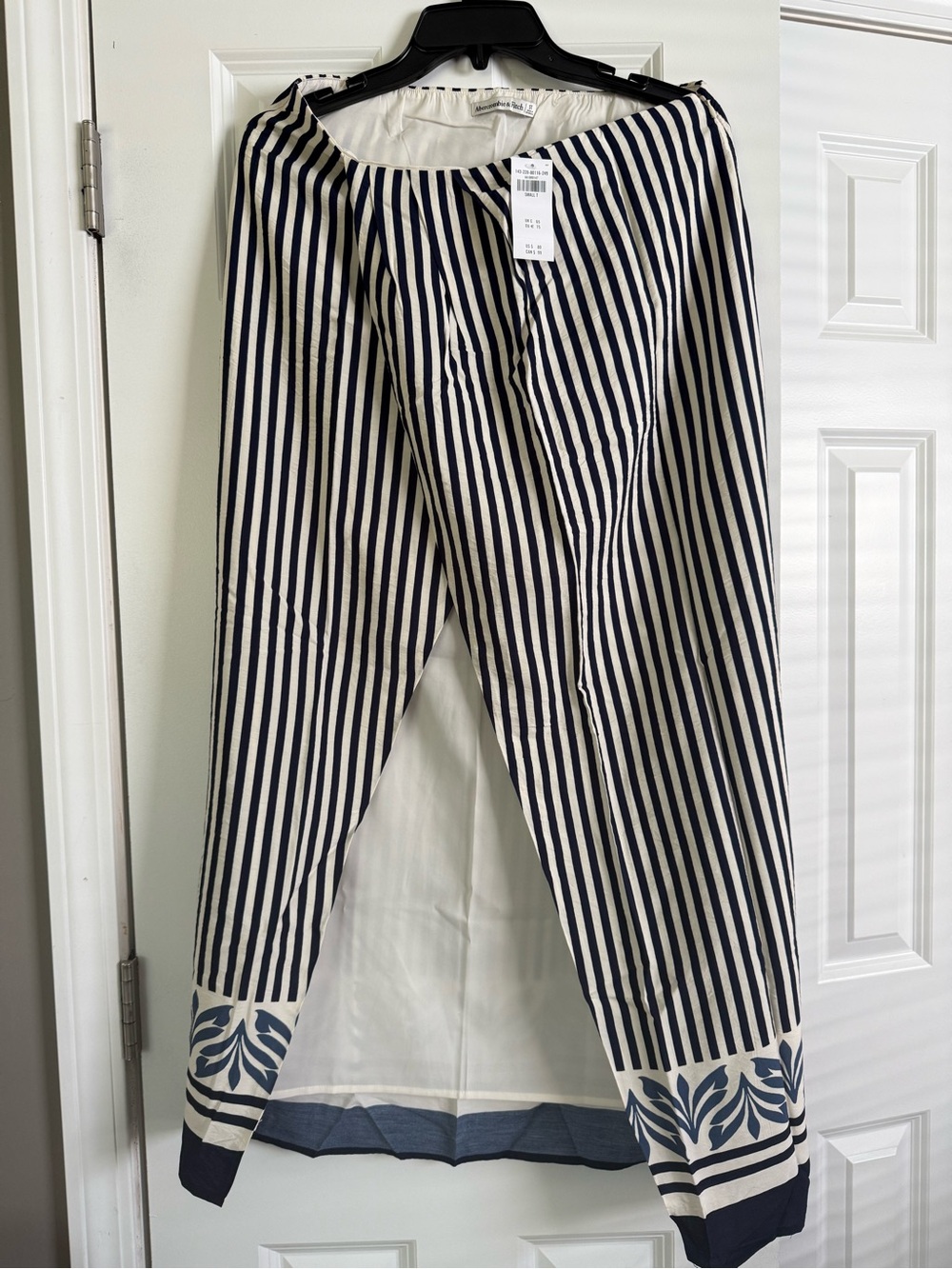 Abercrombie & Fitch Navy and White Striped skirt with slit